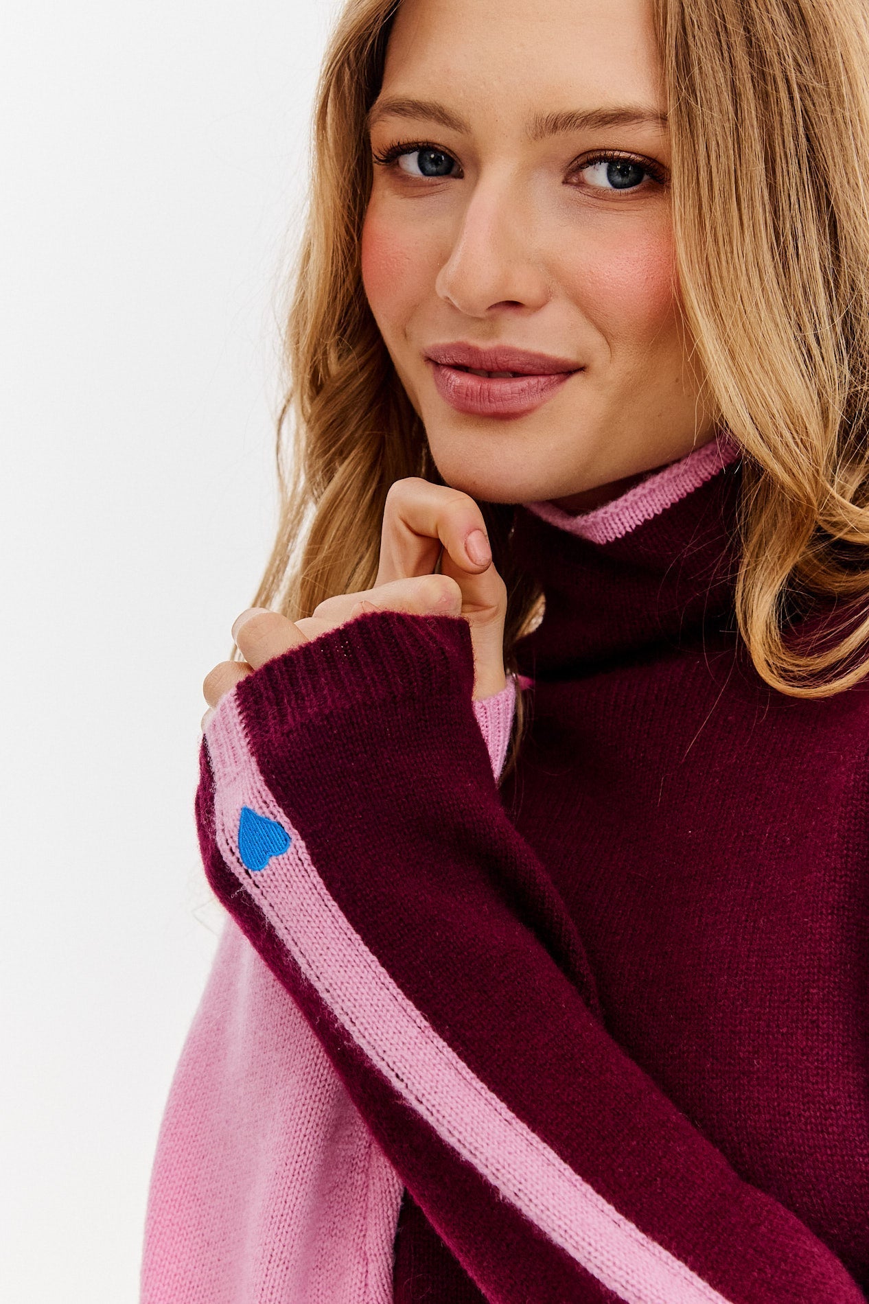 Wełniany sweter z golfem Rose Whisper